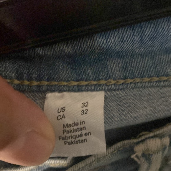 Reconstructed jeans from H&M stylus added their own twist to make them original - Picture 10 of 10